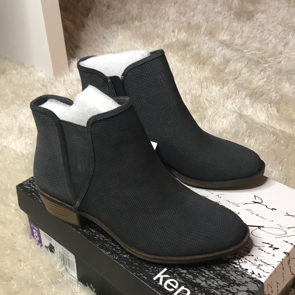 Kensie Gerona boots